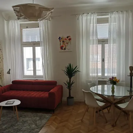 Downtown 3 Bdr Charm - Walk To Attractions Bratislava