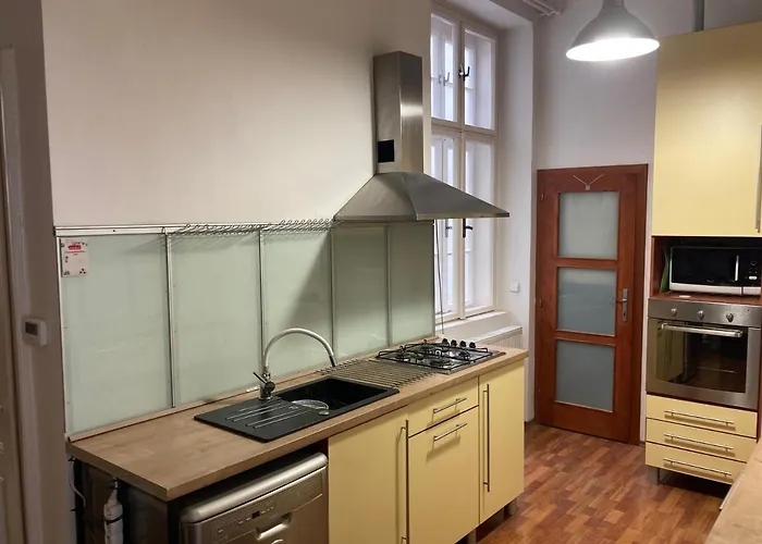 Downtown 3 Bdr Charm - Walk To Attractions 브라티슬라바