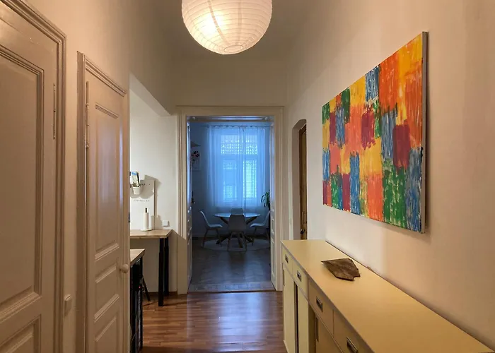 Downtown 3 Bdr Charm - Walk To Attractions 브라티슬라바