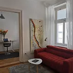 Apartmán Downtown 3 Bdr Charm - Walk To Attractions Bratislava