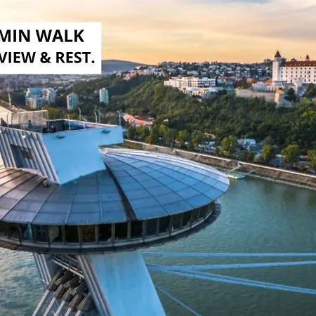 Downtown 3 Bdr Charm - Walk To Attractions * 布拉迪斯拉发